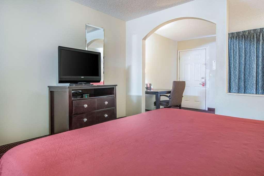 Econo Lodge Inn & Suites Sweetwater I-20 Room photo