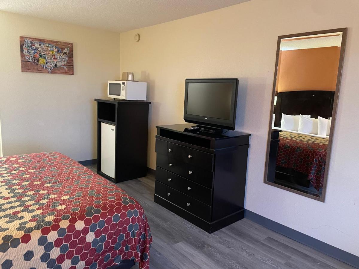 Econo Lodge Inn & Suites Sweetwater I-20 Exterior photo